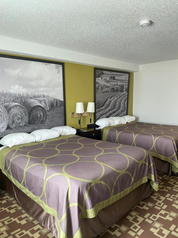 Super 8 By Wyndham Independence Ia Hotel Exterior foto