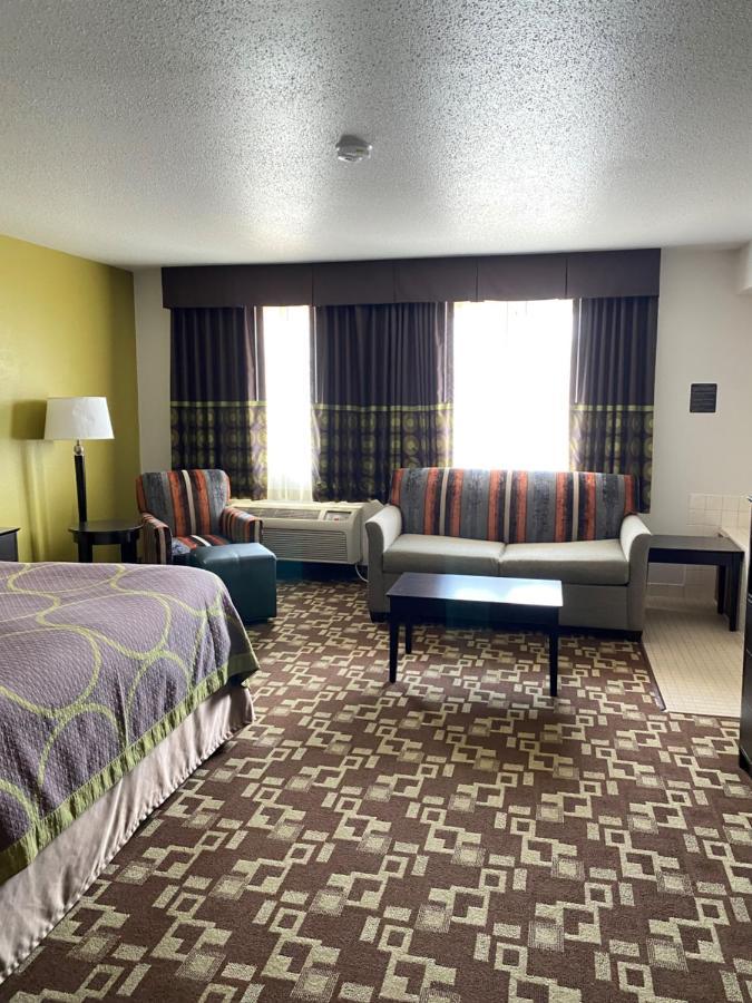 Super 8 By Wyndham Independence Ia Hotel Exterior foto