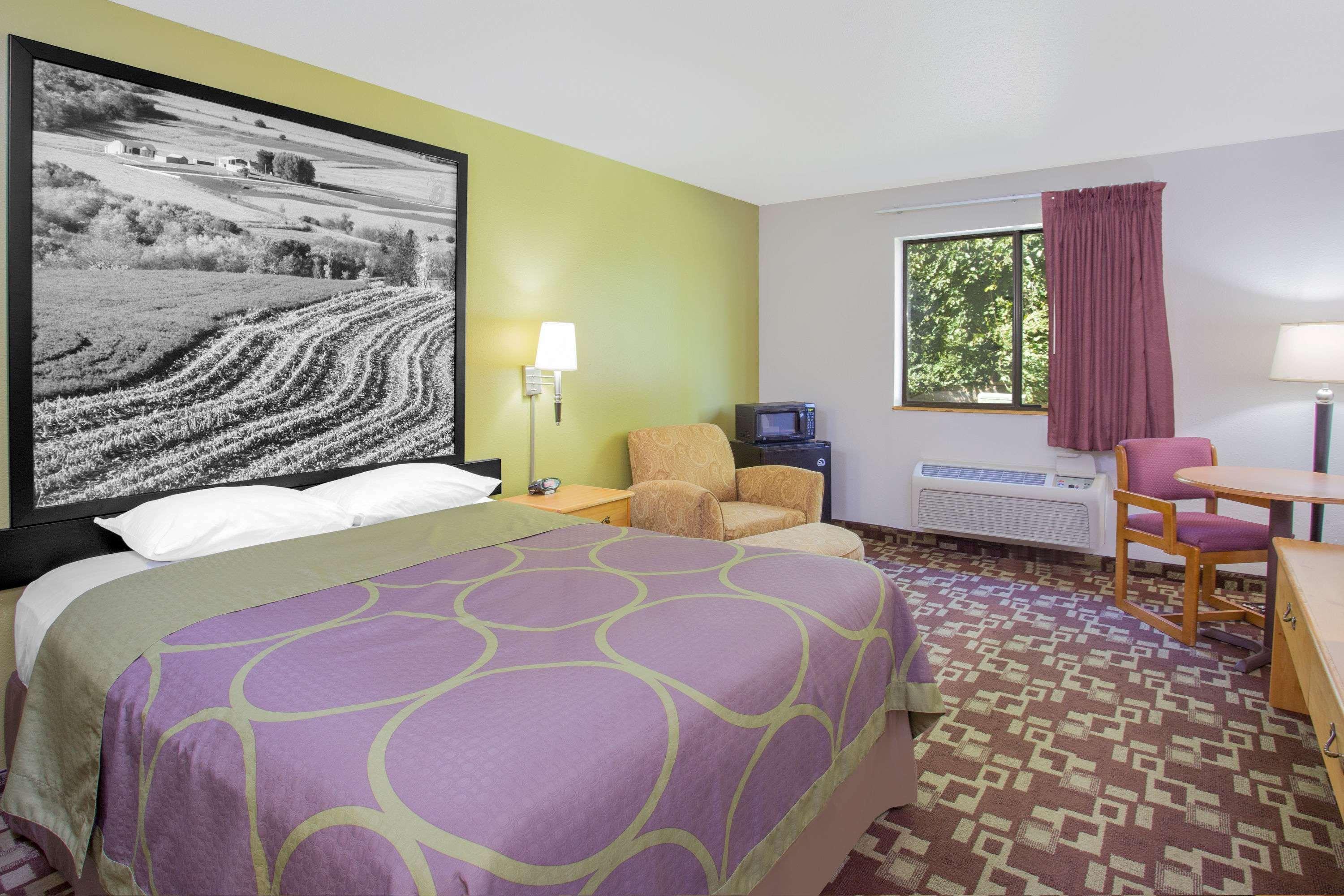 Super 8 By Wyndham Independence Ia Hotel Exterior foto